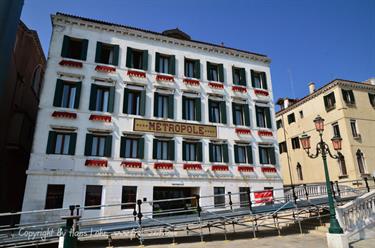 We explore Venice, DSE_8017_b_H490